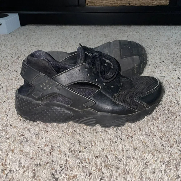 Nike Huarache Run GS Triple Black Sneakers 654275-016 Size 6.5Y / Women's 8 - Picture 3 of 9
